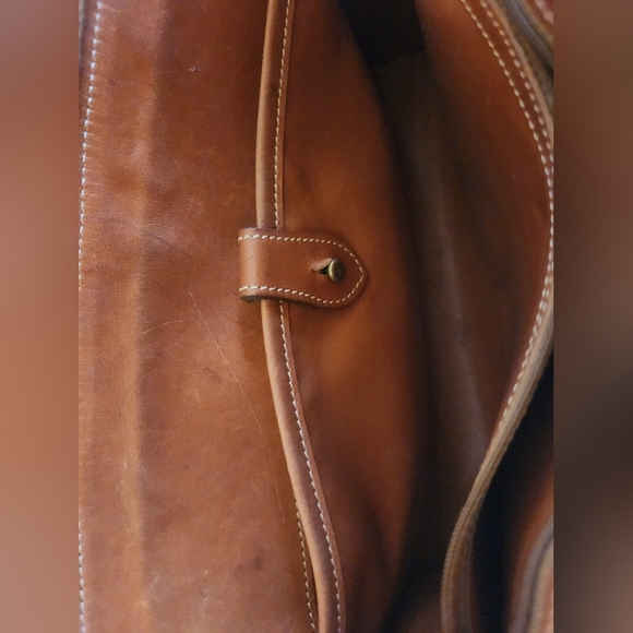 Dooney and Bourke very VINTAGE Bag. NEEDS TLC - Picture 7 of 10